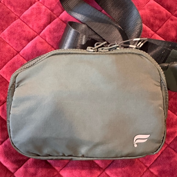 Fabletics Dark Green Crossbody Bag - Picture 3 of 3